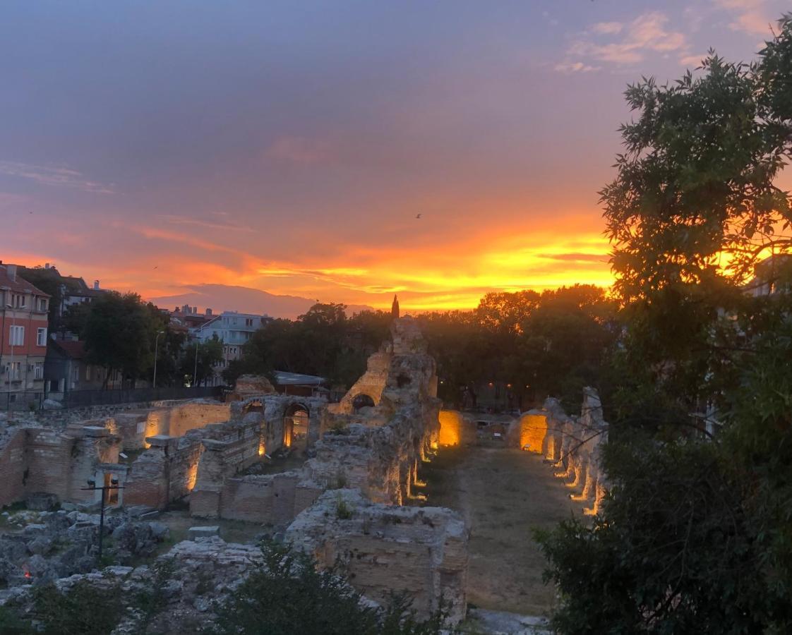 Roman Thermae 2Bdrm Sunny Apartment Varna Esterno foto