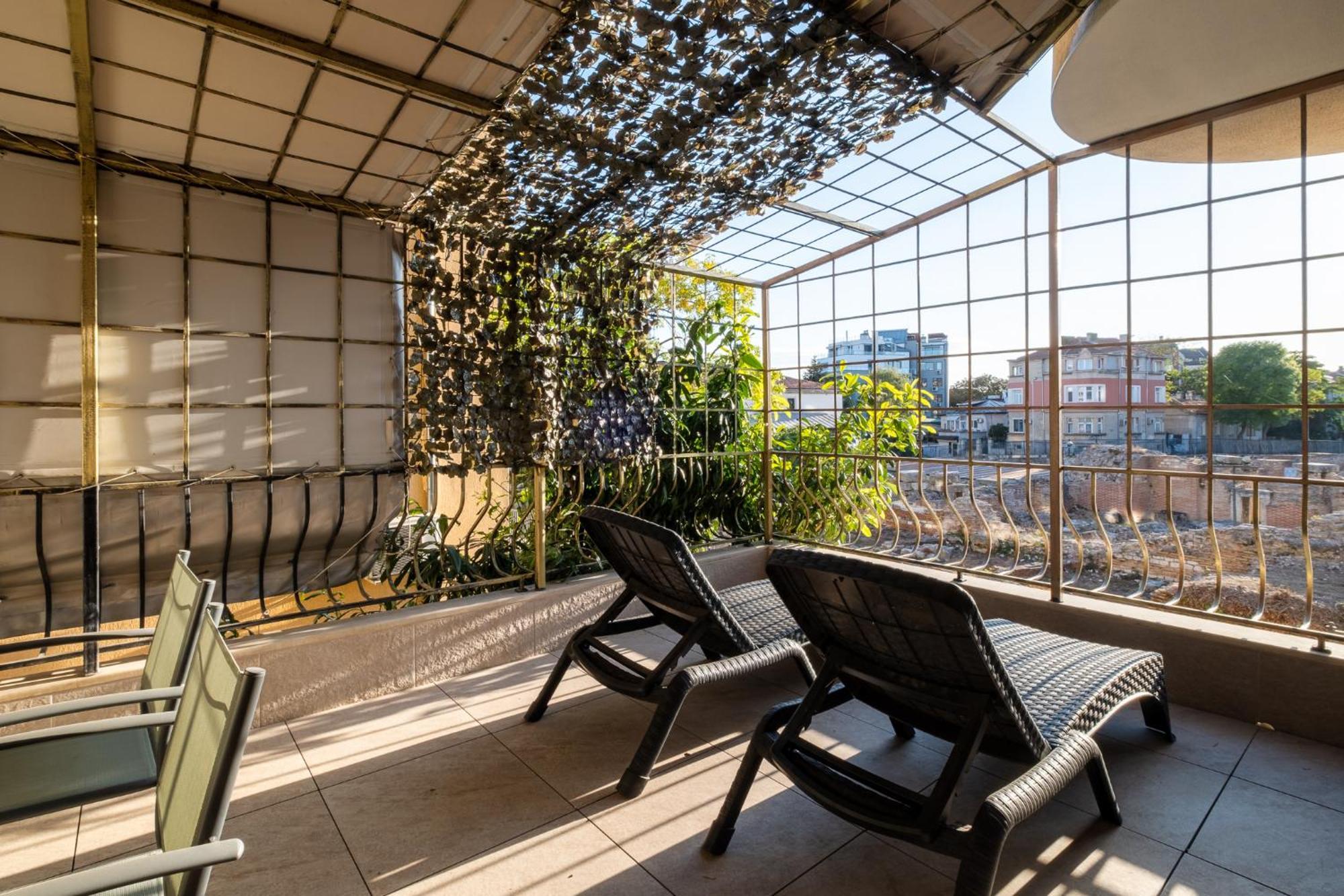 Roman Thermae 2Bdrm Sunny Apartment Varna Esterno foto
