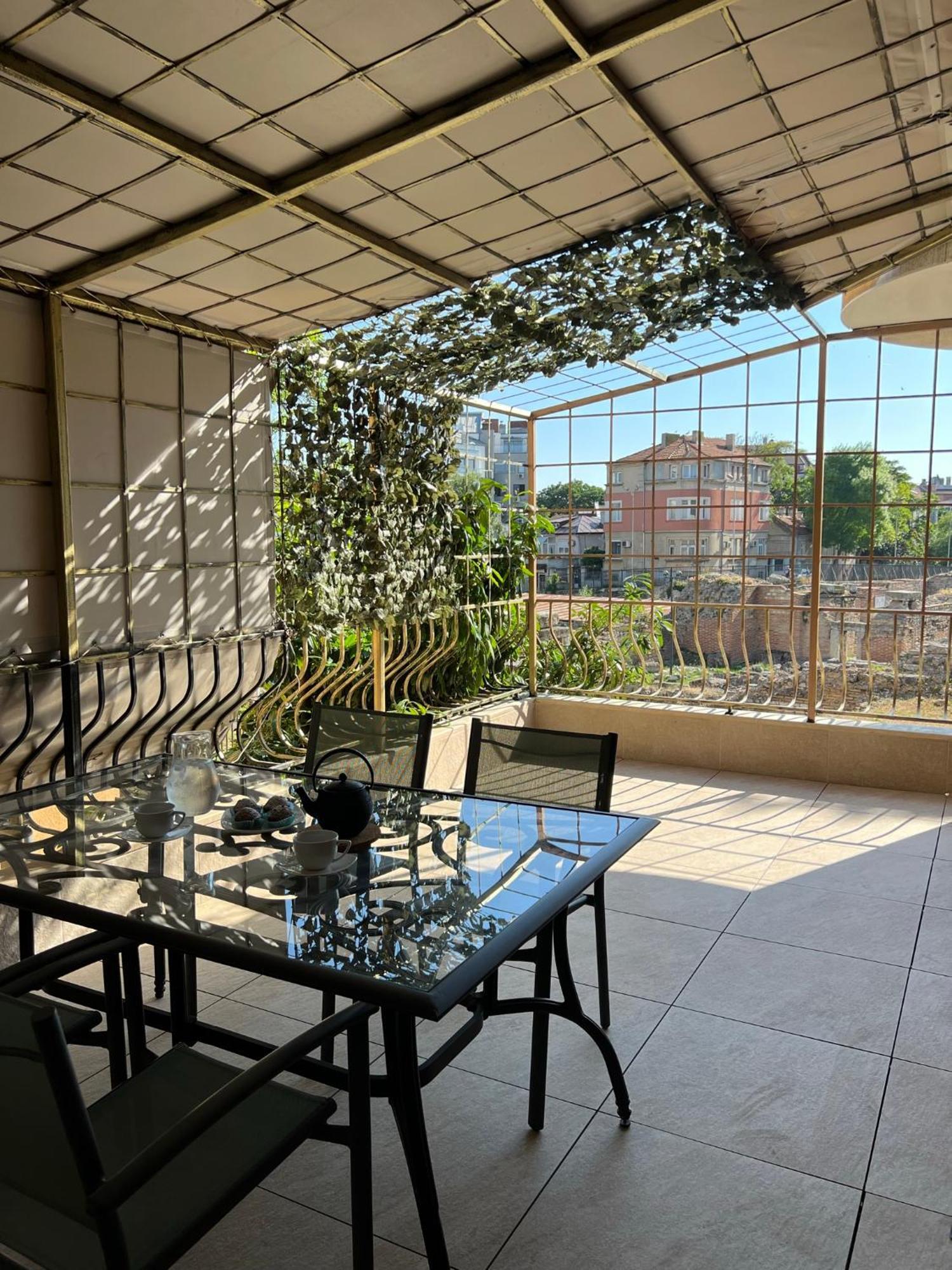 Roman Thermae 2Bdrm Sunny Apartment Varna Esterno foto